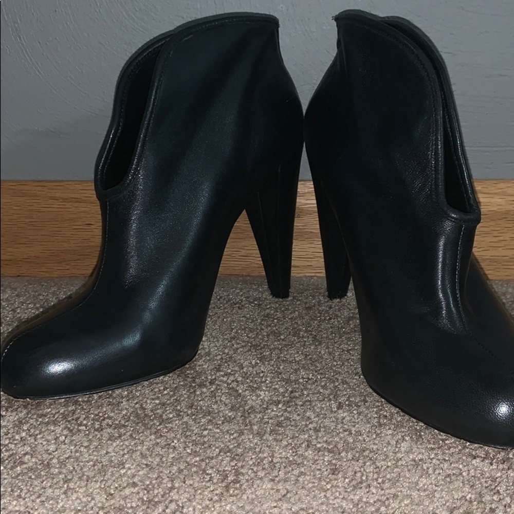 Vince Camuto pumps